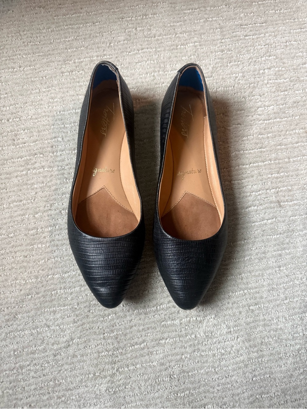 Trotters Signature Women's Black Pointed Toe Flats size 9